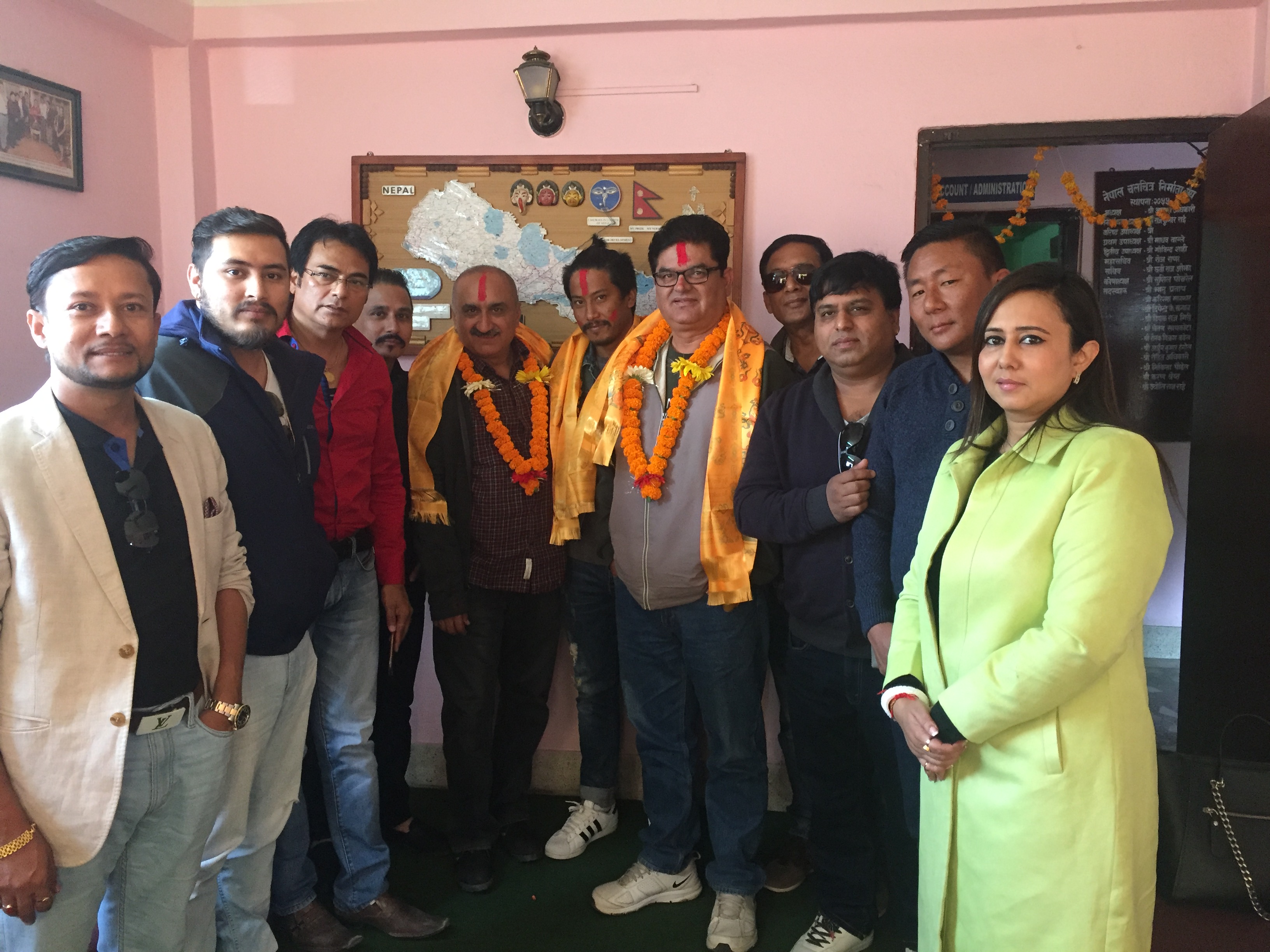 निर्माता संघमा थपिए केशब, विकाश र निश्चल