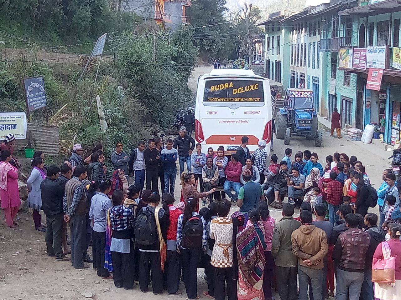 निर्वाचनका लागि ४५ जिल्लामा फेरी सडक नाटक