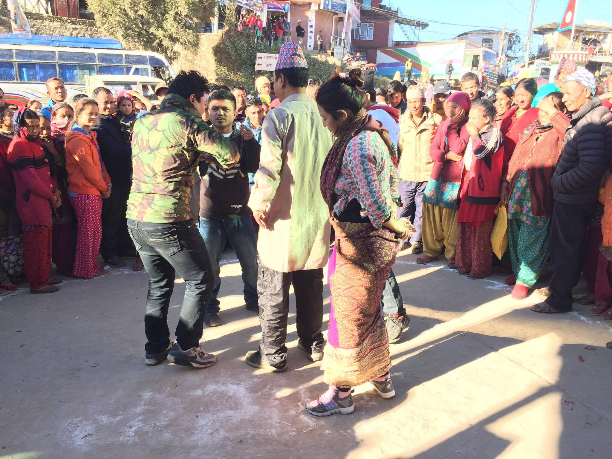 गाउँ गाउँमा सडक नाटक महादान