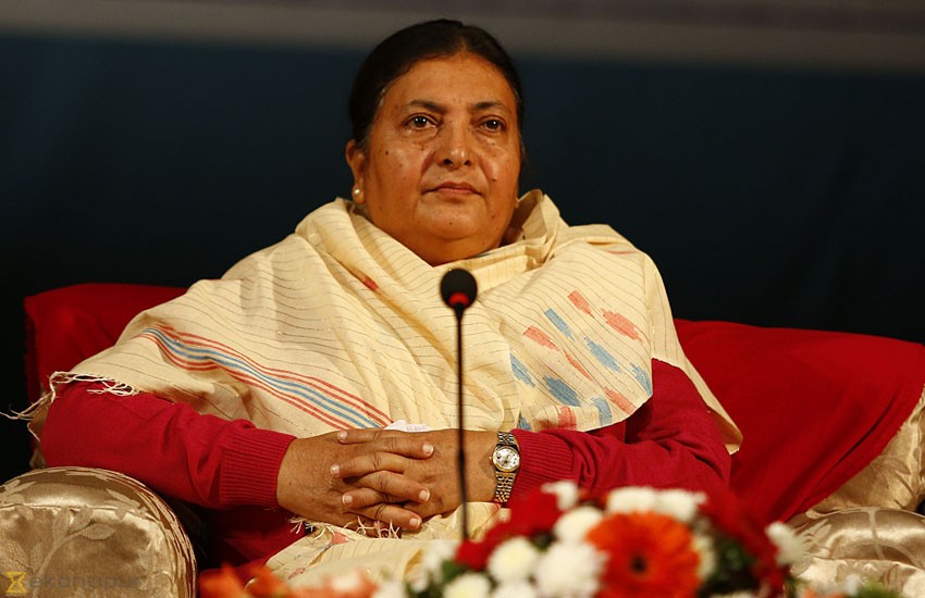 प्रधानमन्त्री ओली राष्ट्पति भेट्न शीतलनिवास पुगे