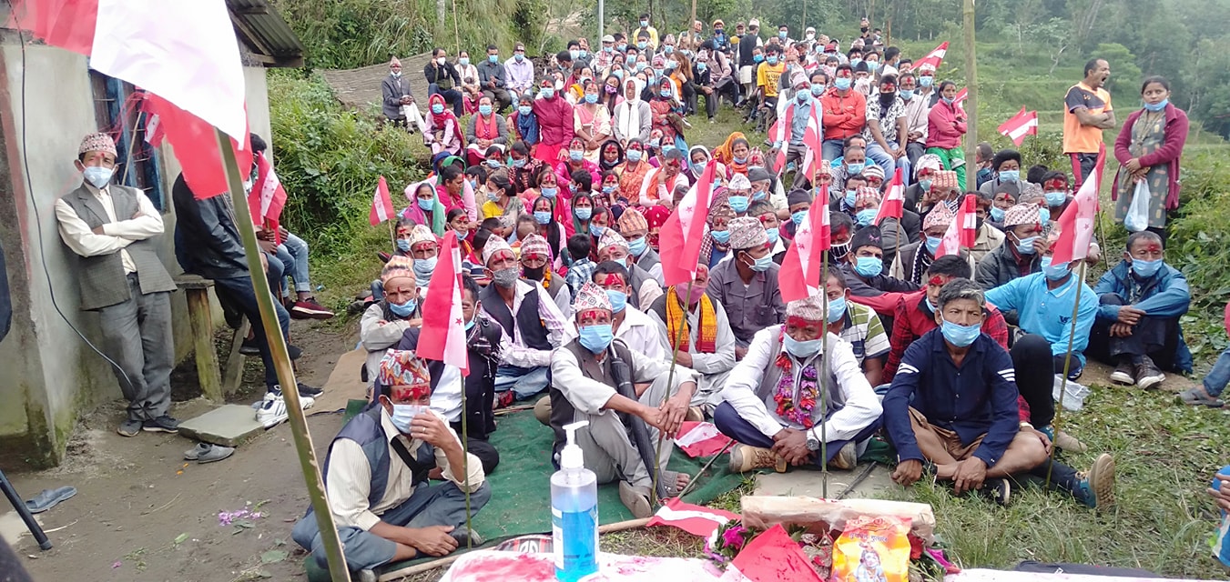 नेकपा र क्रान्तिकारी माओवादीका जिल्ला नेतासहित एक सय १९ जना कांग्रेसमा प्रवेश