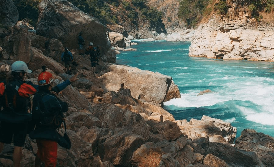 सुर्खेतकाे चौकुने खानी वर्षौंदेखि व्यापारीकाे कब्जामा