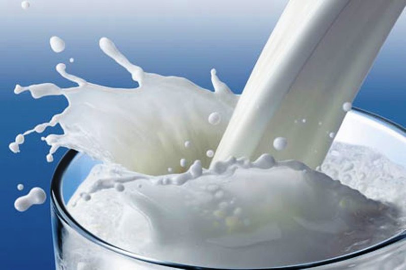 धुलो दूधको माग घट्दा ‘डेरी’ संचालक देखि किसान समस्यामा