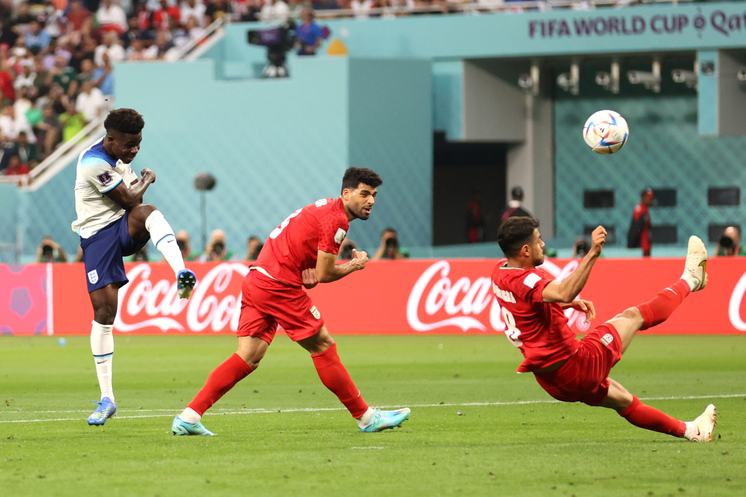 विश्वकप फुटबलको पहिलो खेलमा इरानमाथि इङ्ल्यान्डको पहिलो हाफमा ३–० गोलको अग्रता