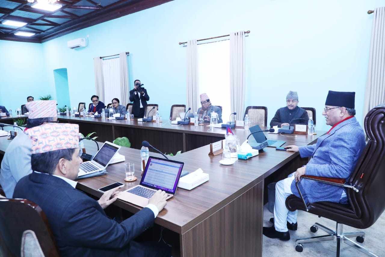 मन्त्रिपरिषद् बैठक सुरू