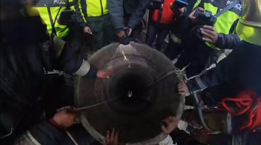 इमाडोलमा एक महिला खसिन् इनारभित्र, उद्धार कार्य जारी