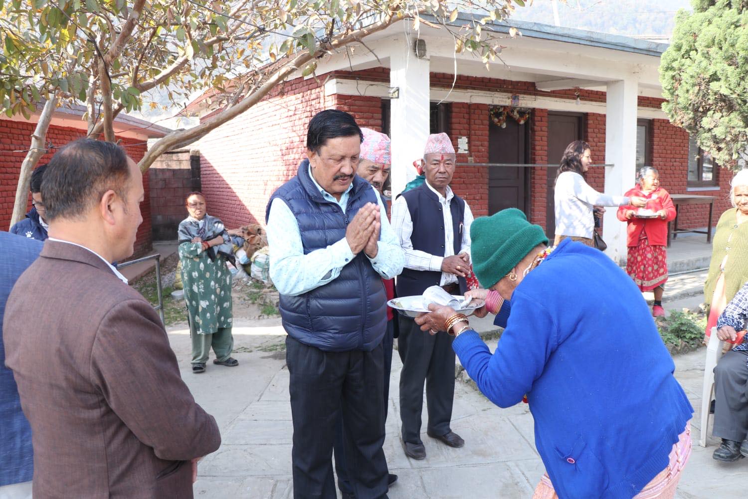 नेपाल चेम्बर अफ कमर्स मकाउद्धारा आरोग्य आश्रम र विद्यालयलाई सहयोग