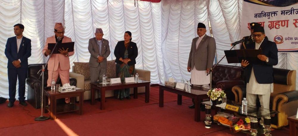 नवनियुक्त मन्त्री मनाङेले लिए शपथ