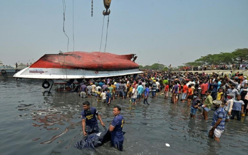डुङ्गा दुर्घटना हुँदा बंगलादेशमा ३४ रोहिङग्या शरणर्थाीको मृत्यु