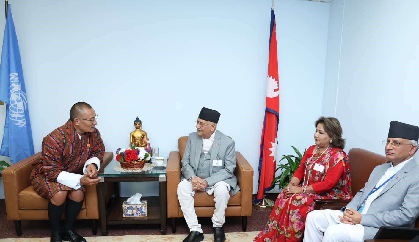 प्रधानमन्त्री ओली र भुटानका प्रधानमन्त्री तोग्बेबीच न्युयोर्कमा भेटवार्ता