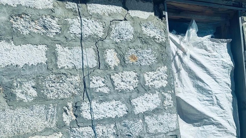 भुखाचं सगरमाथा राष्ट्रिय निकुञ्जया भवनय् क्षति