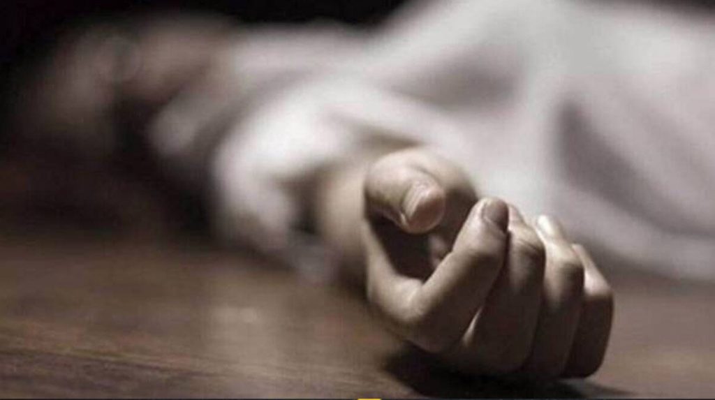 दाना उद्योगको पर्खाल भत्किँदा तीन जनाको मृत्यु