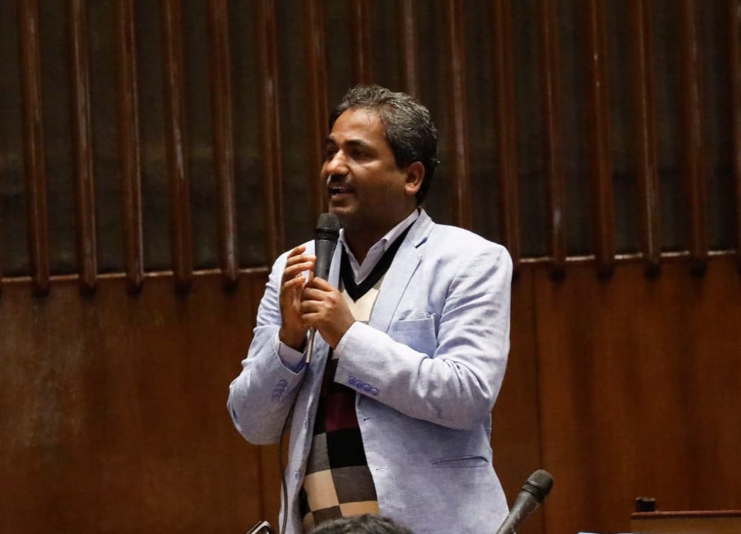 प्रधानमन्त्री ओलीसंग प्रभु साहको प्रश्न, ‘हुलाकी राजमार्गमा पर्ने कलैया बजार क्षेत्रको ३ किलोमिटर सडक किन कालोपत्रे हुन सकेन ?’