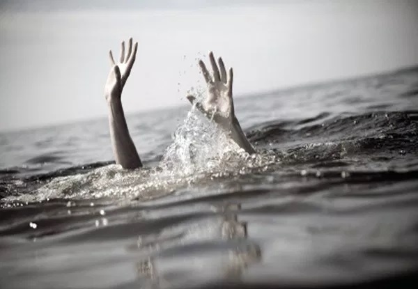 खोलामा डुबेर तीन बालिकाको मृत्यु