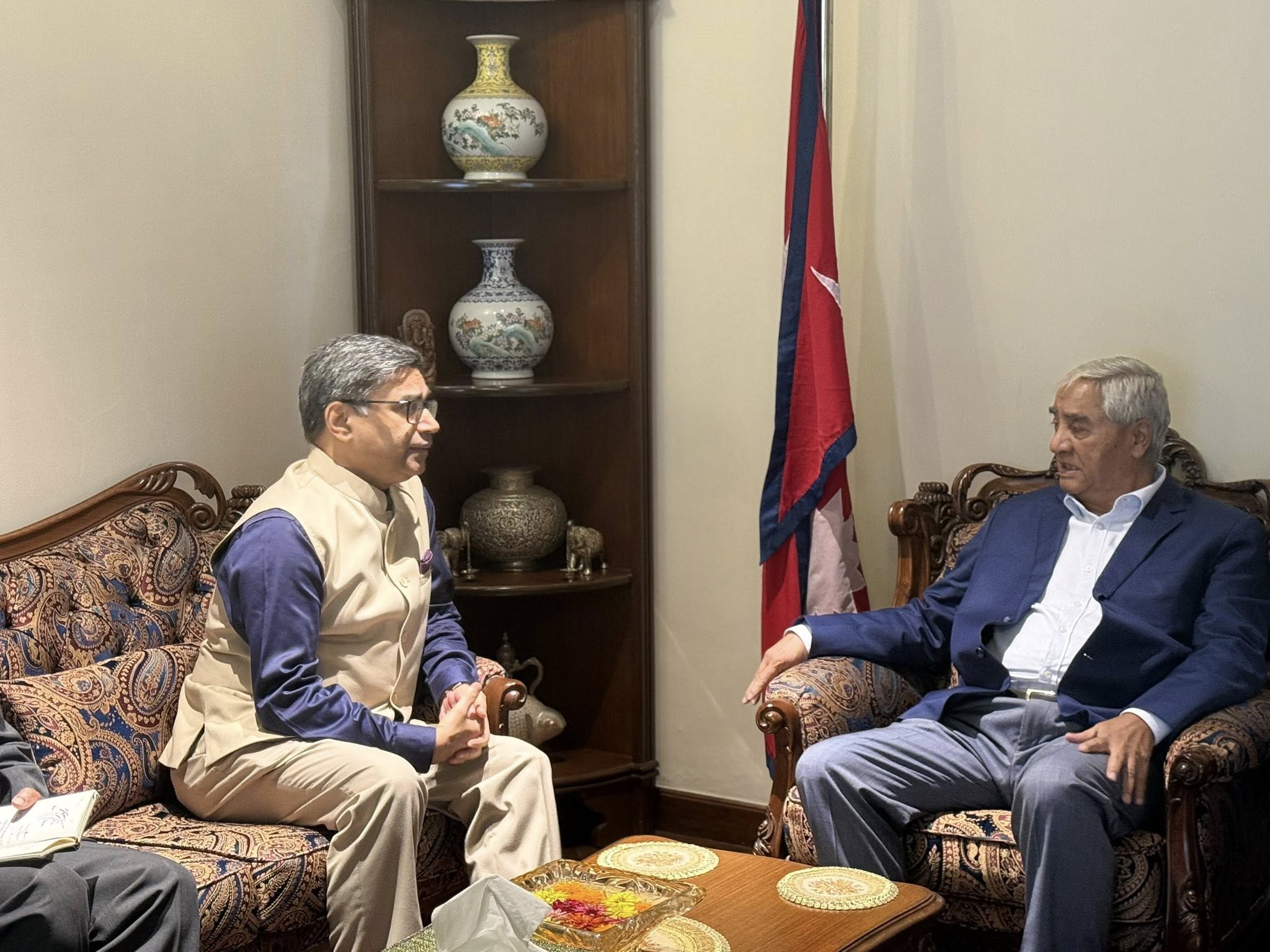 कांग्रेस सभापति देउवासँग भारतीय विदेशसचिव मिस्रीको शिष्टाचार भेट