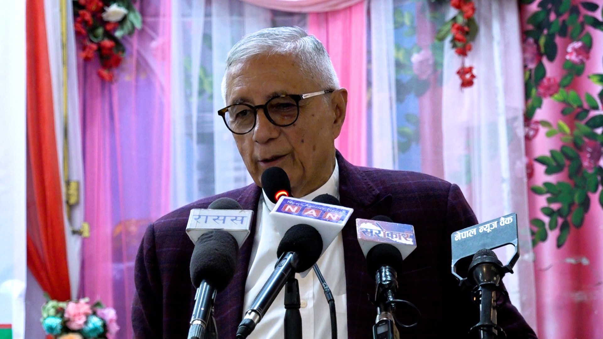 राजनीतिमा युवापुस्तालाई जोड्नु जरुरी: डा. कोइराला