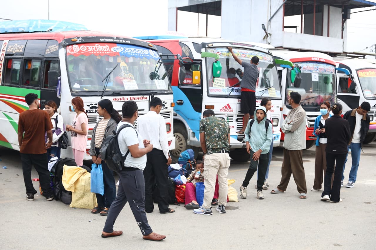 एकैदिन एक लाख ११ हजार उपत्यकाबाट बाहिरिए