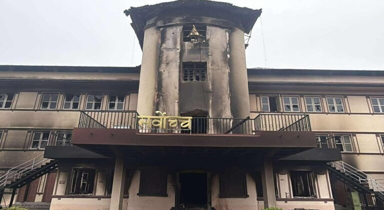 ओलीमाथि लगाइएको स्थानहद विरुद्ध सर्वोच्चमा रिट