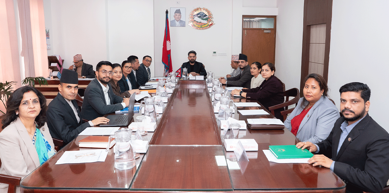 मन्त्रिपरिषद् बैठक बस्दै