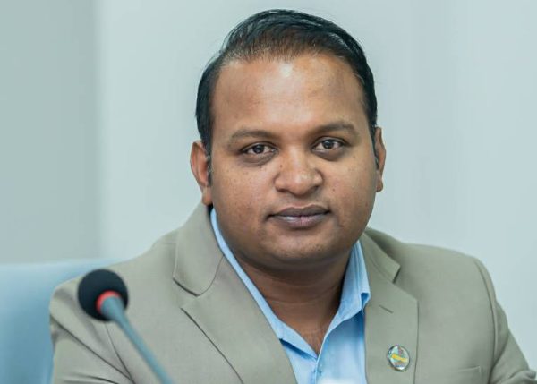 श्रममन्त्री साह पदमुक्त