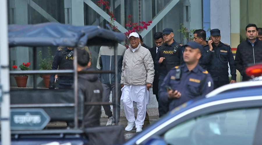 हाजिरी जमानीमा छुटे ओली र लेखक