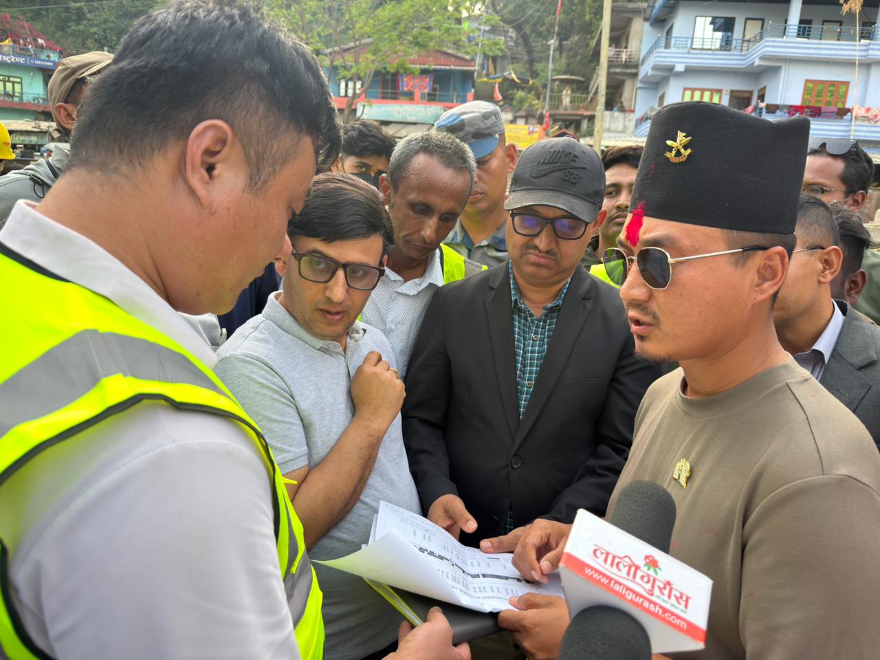 गृहमन्त्री गुरुङद्वारा नारायणगढ–बुटवल सडक खण्ड अनुगमन