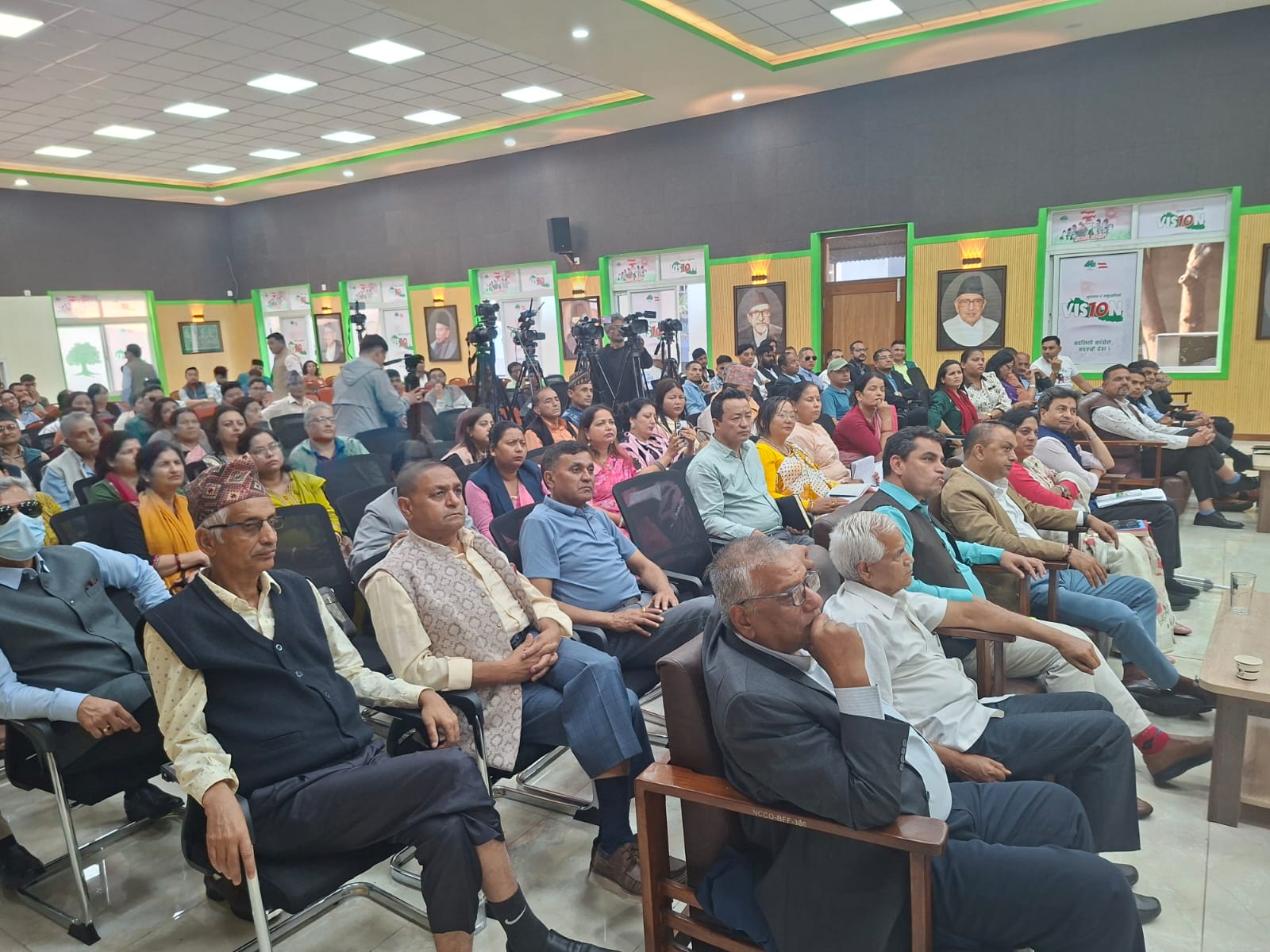 कांग्रेसले सुरु गर्‍यो विज्ञसँग संविधान संशोधनको छलफल