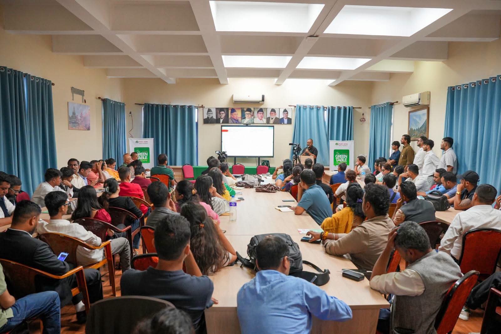 बालबालिकालाई पार्टी सदस्य नबनाउन कांग्रेसको सार्वजनिक अपिल, प्रधानमन्त्रीसँग जवाफ माग