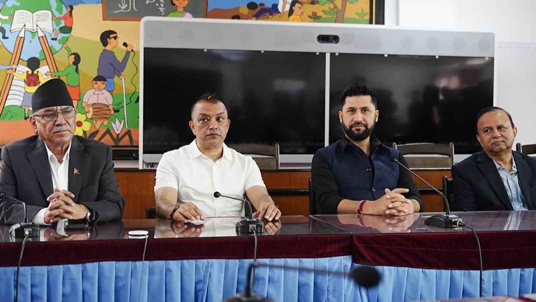 सर्वदलीय बैठक : सद्भाव कायम गर्न संयुक्त अपिल गर्ने तयारी, प्रधानमन्त्रीको मौनताप्रति गगन र प्रचण्डको आक्रोश