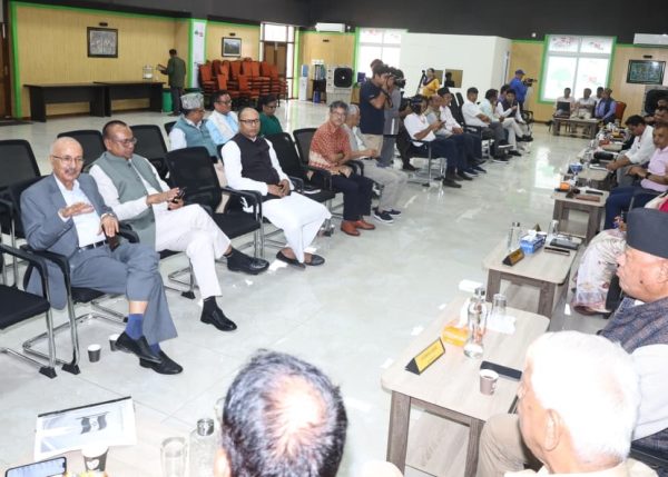 १४औं महाअधिवेशनका इतरपक्षका केन्द्रीय सदस्यहरुलाई केन्द्रीय सदस्य सरहको हैसियत मात्रै प्रदान