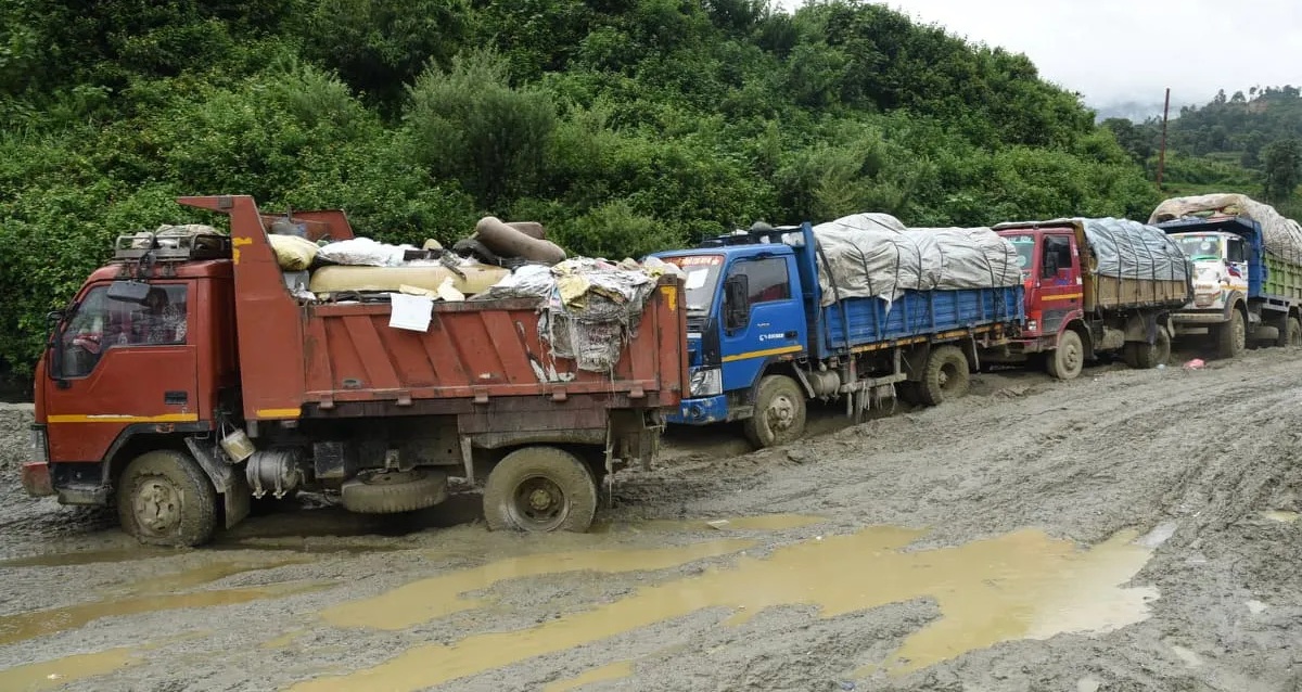 वर्षाका कारण काठमाडौंको फोहोर बिसर्जन प्रभावित