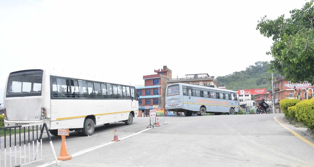 तीन हजार ५८५ यात्रुलाई प्रहरी र सशस्त्रको निःशुल्क बस सेवा