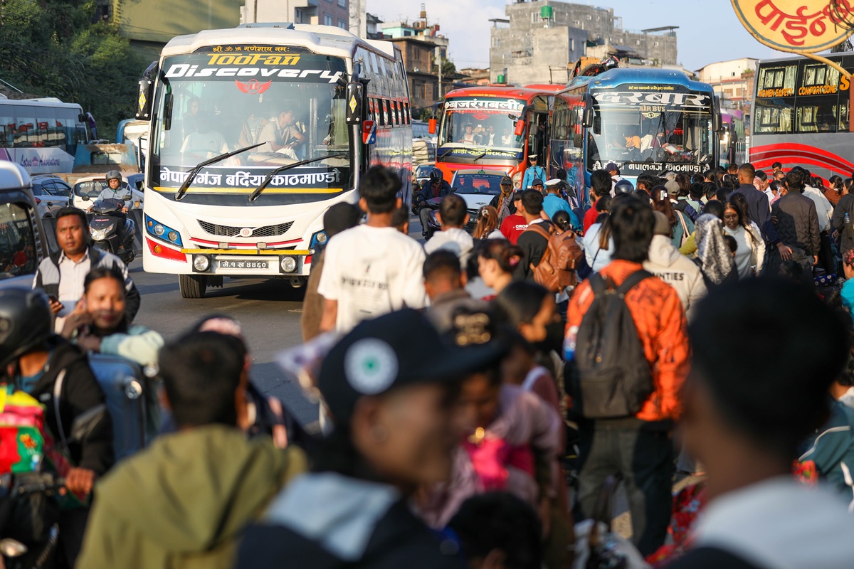 घटस्थापनादेखि आजसम्म दुई लाख ६२ हजार काठमाडौंबाट बाहिरिए