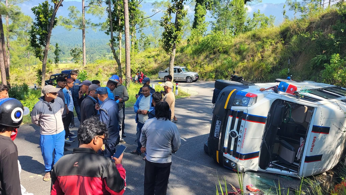 सुर्खेतमा गाडी दुर्घटना हुँदा ९ जना घाइते
